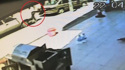 Son dakika gündem: Patlamayla birlikte fırlayan rögar kapağı kadına çarpıp yaraladı