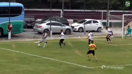Metinho, le prometteur milieu défensif de Fluminense