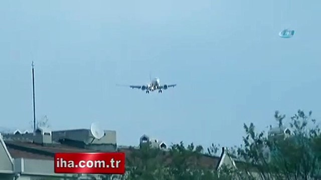 Uçaklar lodosta adeta beşik gibi sallandı