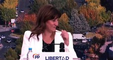 Una alcaldesa del PP, pillada sacándose un moco con la mascarilla en un acto de campaña de Díaz Ayuso