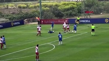 Hakkarigücü Spor Teknik Direktörü Cemile Timur: Hakkari'de kadın futbolu için zorlu bir mücadeleden geçtik