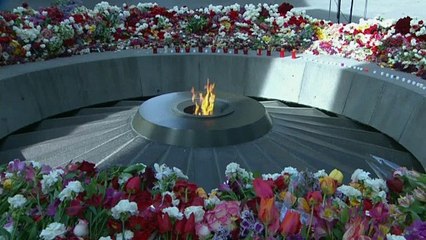 À Erevan, des bougies et des fleurs pour commémorer le génocide