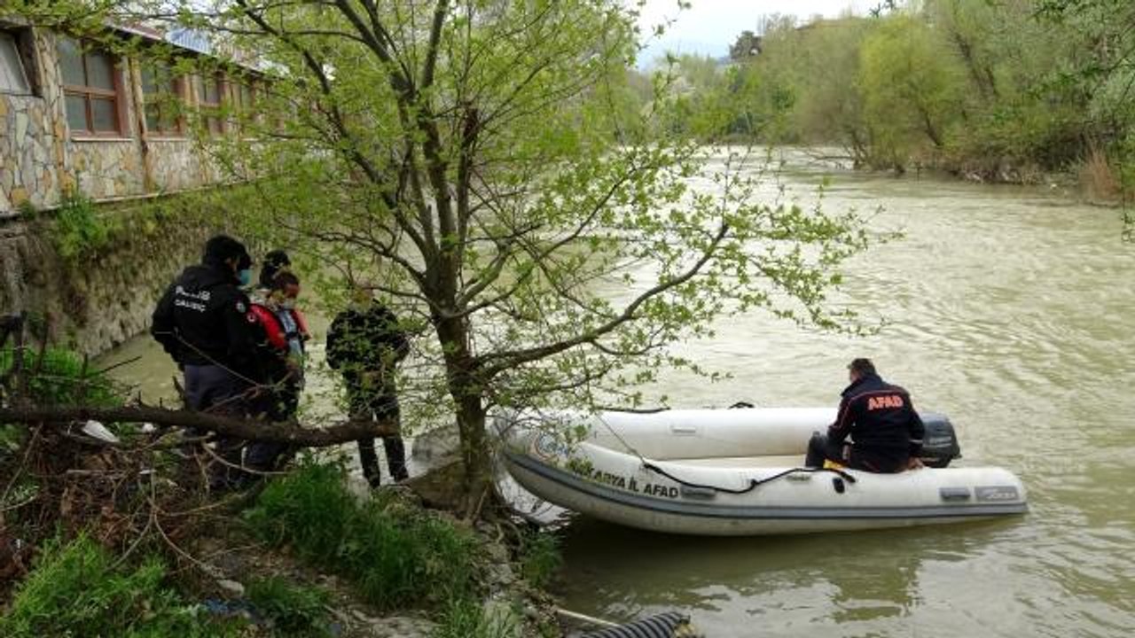 Kendisinden haber alınamayan yaşlı adam Sakarya Nehrinde ölü bulundu