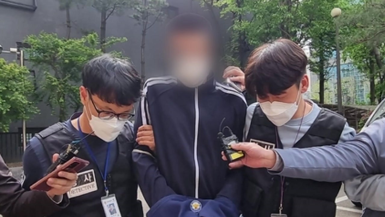 '눈 마주쳤다' 70대 마구 때린 20대 남성 구속 / YTN