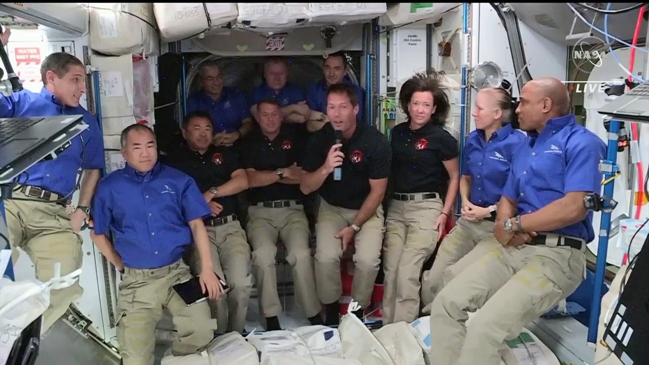 Elf im All: Gedrängel auf der ISS