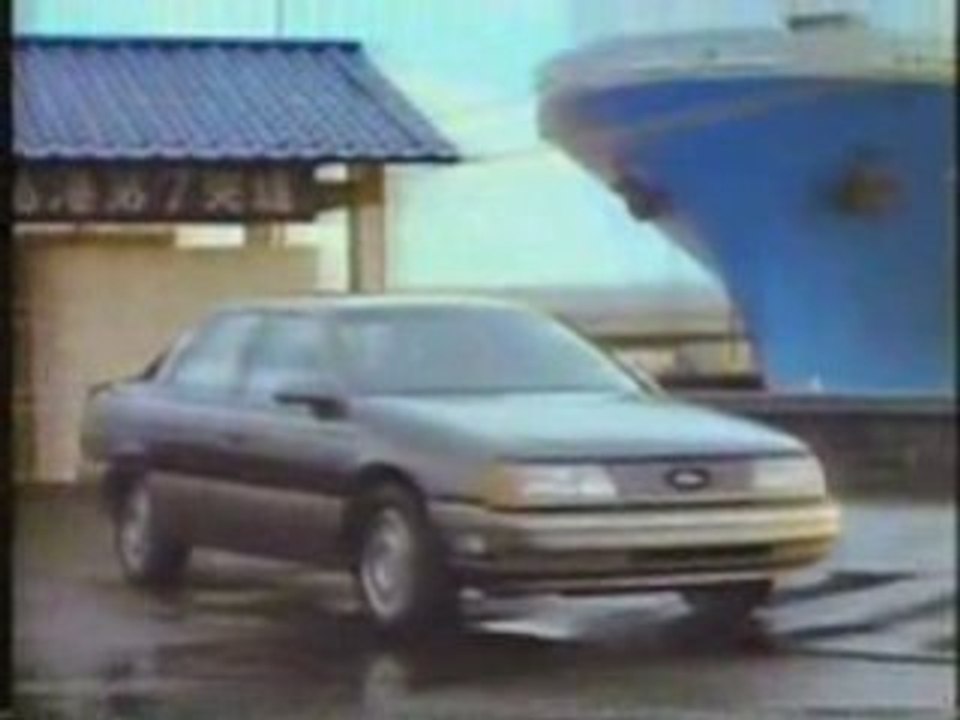 Compilation de publicités sur la Ford Taurus