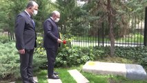 Son dakika haber | TBMM Başkanı Şentop, ASALA terör örgütünce katledilen diplomatların kabirlerini ziyaret etti (2)