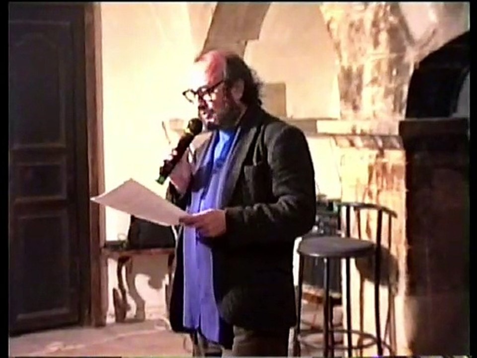 DOMI RACONTE Vous ne pouvez pas vous pousser un peu?