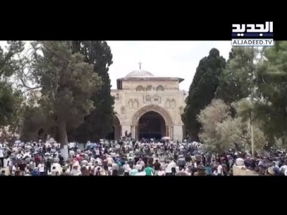 الفلسطينيون يؤدّون صلاة الجمعة في المسجد الأقصى