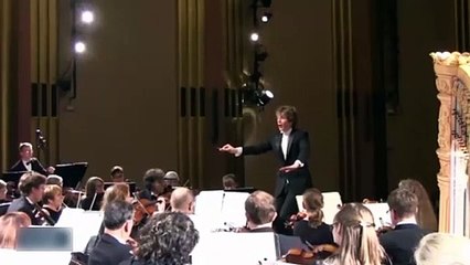 Klasik müzik konserinde uyuyakalınca bakın ne oldu!