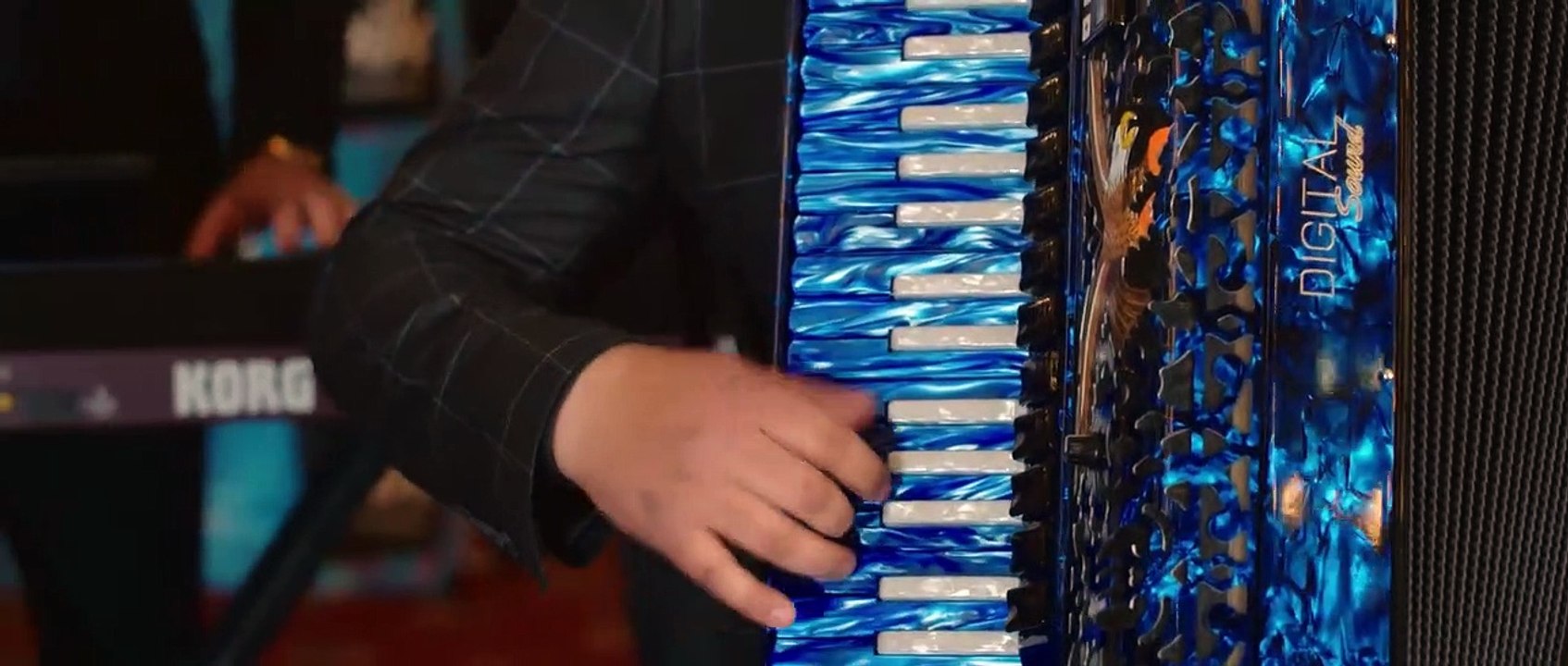 Vali Vijelie si Georgiana Lapadat - Omul e ca sarpele (Video Oficial 2021)
