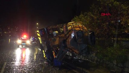 BETON MİKSERİ DEVRİLDİ 1 YARALI