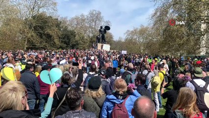 - Londra’da aşı pasaportu protesto edildi