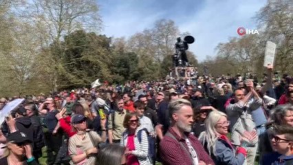 - Londra'da aşı pasaportu protesto edildi