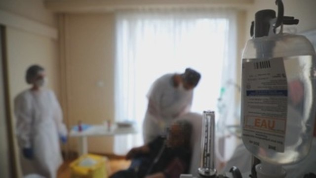 Francia supera 14 millones de vacunados y sigue con sus hospitales saturados