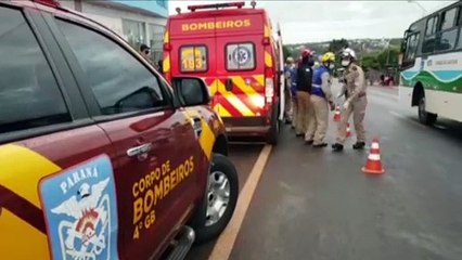 Download Video: Forte colisão traseira entre Astra e Fox mobiliza equipes do Corpo de Bombeiros ao Bairro Santa Cruz