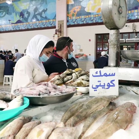 «الأنباء» جالت بسوق السمك في رمضان.. ارتفاع في الأسعار وقلة في المعروض