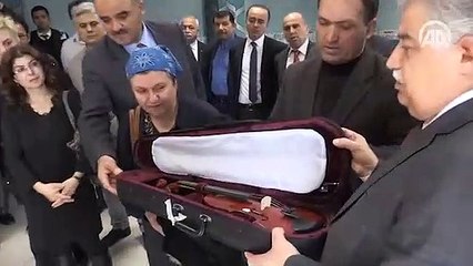 Aybüke öğretmenin kemanı sessiz kalmayacak