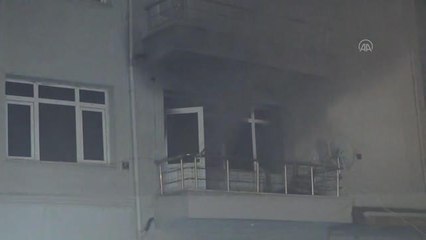 KIRIKKALE - Eşini bıçakla öldürdüğü iddia edilen koca, evi ve aracını ateşe verdi