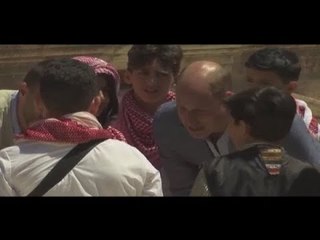 الامير وليام يلتقي مجموعة من اللاجئين السوريين في الاردن