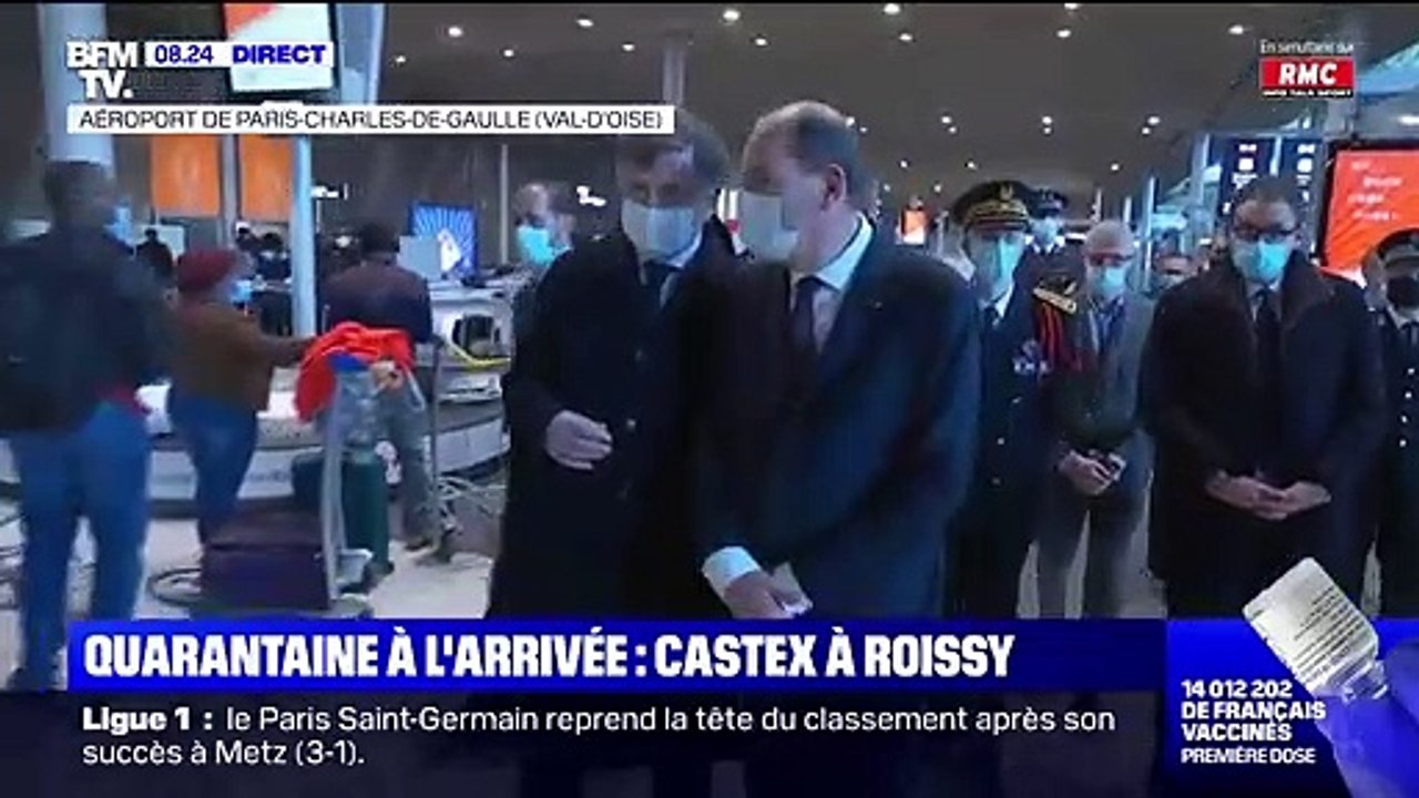 A Roissy, Jean Castex interpellé par une voyageuse car "la France est le seul pays à ne pas donner la priorité aux personnes âgées et mères avec enfant à l'arrivée des vols"