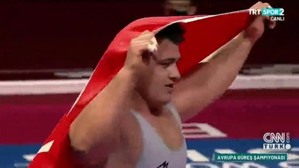 Rıza Kayaalp'in baba evinde şampiyonluk sevinci