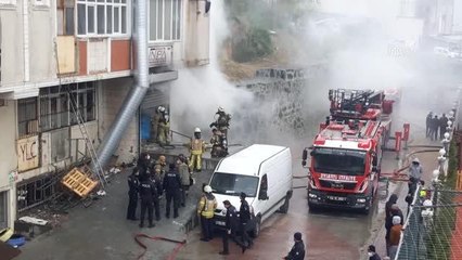 Son dakika... Arnavutköy'de hırdavat deposunda yangın