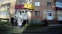 - Rus kadınlar çöken balkon parçalarından son anda kurtuldu