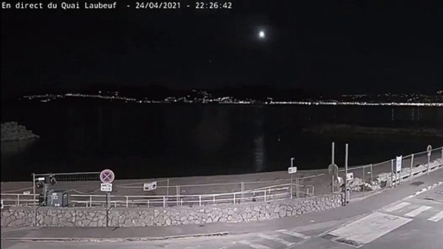 Météorite dans le ciel de Provence : l'incroyable image d'une caméra de surveillance à Cannes