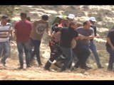إصابة عشرات الفلسطينيين بحالات اختناق جراء قمع قوات الاحتلال لمسيرات سلمية