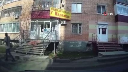 - Rus kadınlar çöken balkon parçalarından son anda kurtuldu