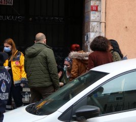 Son dakika haberi... BEYOĞLU'NDA YANGINDA 3 KİŞİ DUMANDAN ETKİLENDİ