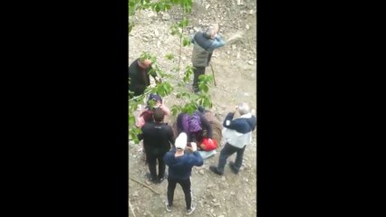 İkizdere’de taş ocağına karşı nöbette olan vatandaştan jandarmaya: Müteahhitin askeri değilsin, bizim askerimizsin bizim