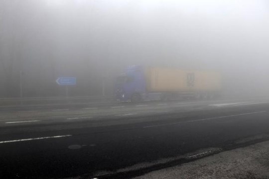 Bolu Dağı'nda sis görüş mesafesini 5 metreye düşürdü