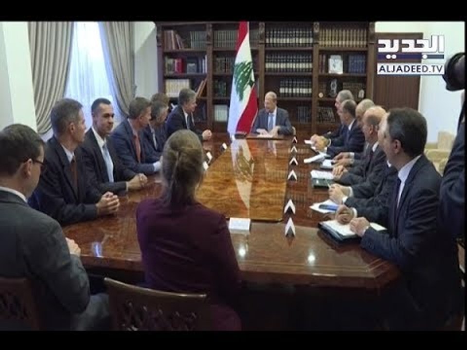 ما الذي يفعله رئيس مكتب التحقيقات الفدرالي في ا...