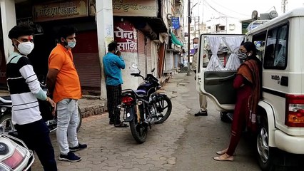 नई सड़क पर एसडीओपी ने युवकों को रोका, समझाईश दी