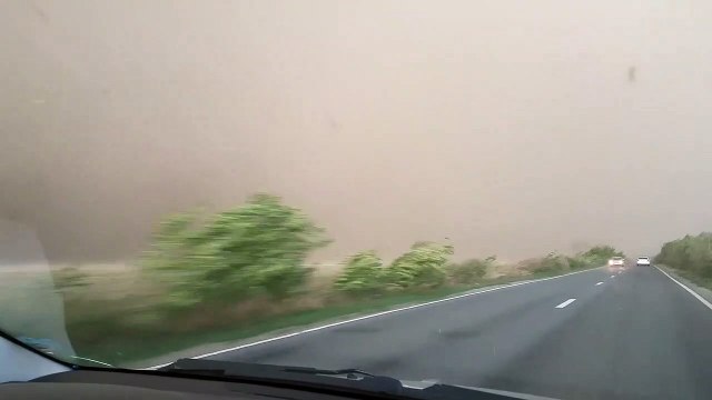 Cette tempête en Roumanie est digne de la fin du monde
