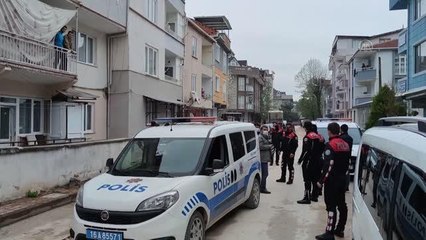 Husumetli oldukları kişinin evine taşla saldıran 2 şüpheli gözaltına alındı