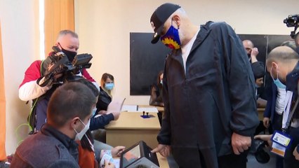 Szoros választási eredmény Albániában