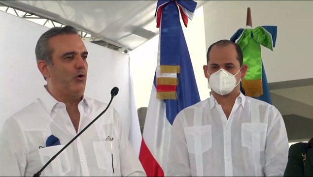 Abinader pone en servicio emergencia de hospital de Pimentel y destina recursos para otras obras