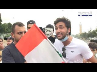 شبان من مناصري الرئيس سعد الحريري يدعونه الى الإستقالة