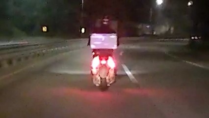 훔친 오토바이로 가방 날치기 연달아 3번...추격 끝에 잡혀 / YTN