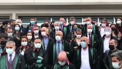 Kobani Davası'nda duruşma salonunu terk eden avukatlardan açıklama: Serbestçe savunma yapabileceğimiz koşullar olmazsa savunma vermeyeceğiz