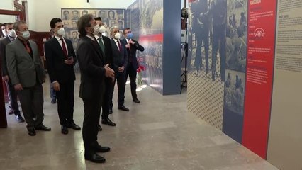 Cumhurbaşkanlığı İletişim Başkanı Altun, "Şehit Diplomatlar Sergisi"ni gezdi
