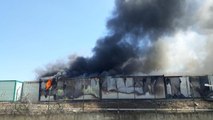 Son dakika! Esenler'de inşaat işçilerinin kaldığı konteynerlerde yangın