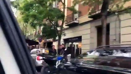 La calle Ponzano vitorea a la caravana del PP: "La calle habla"