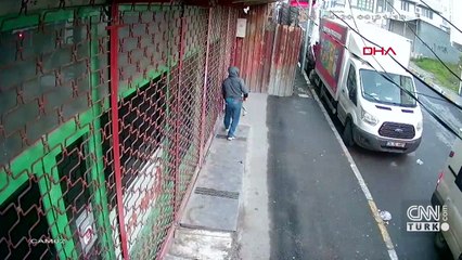Nalburdan bakır çubuk çalan hırsızlar kamerada