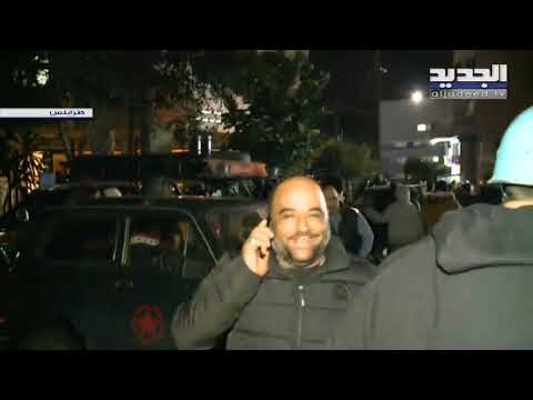 تجدد الاشكال بين المحتجين و أمن النائب فيصل كرامي في طرابلس وتراشق حجارة بين الطرفين