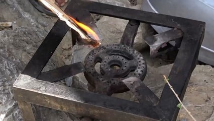 أزمة الوقود في اليمن تدفع مواطنين للبحث عن بدائل تمكّنهم من مواصلة حياتهم