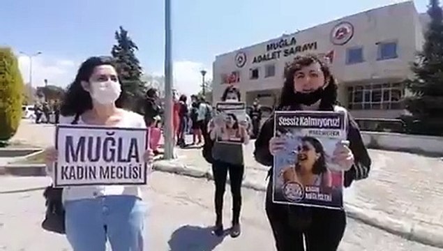 Pınar Gültekin davası | Kadın Cinayetlerini Durduracağız Platformu, adliye önünde İstanbul Sözleşmesi'ni hatırlattı